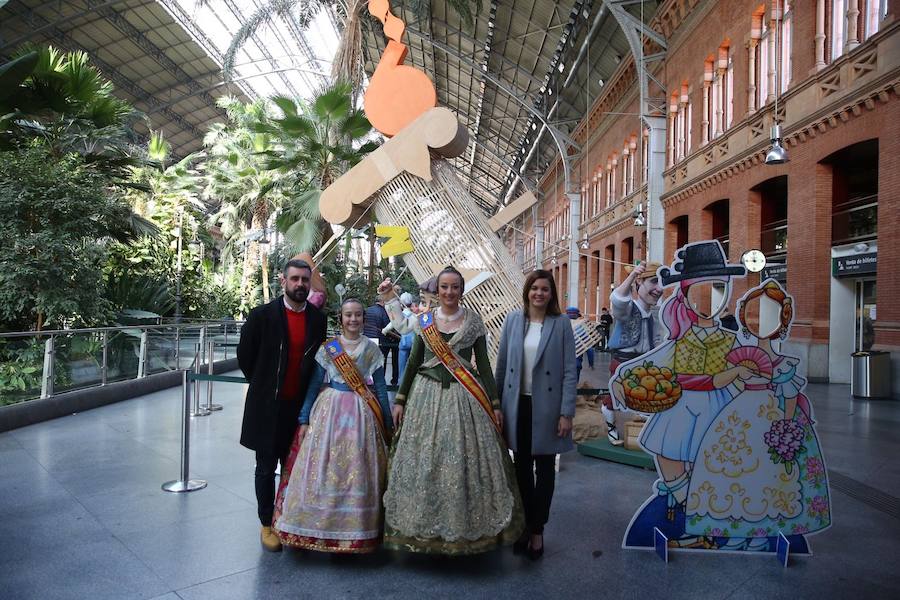 Fotos de la inauguración de la falla instalada en la estación de Atocha en Madrid