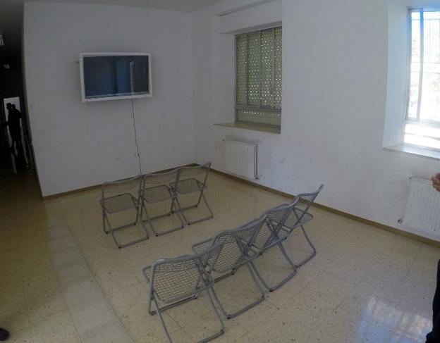 Sala del centro de menores de Buñol en la que los residentes veían la televisión. 