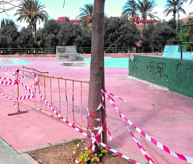 El parque de patinaje de Burjassot, cerrado al público. 