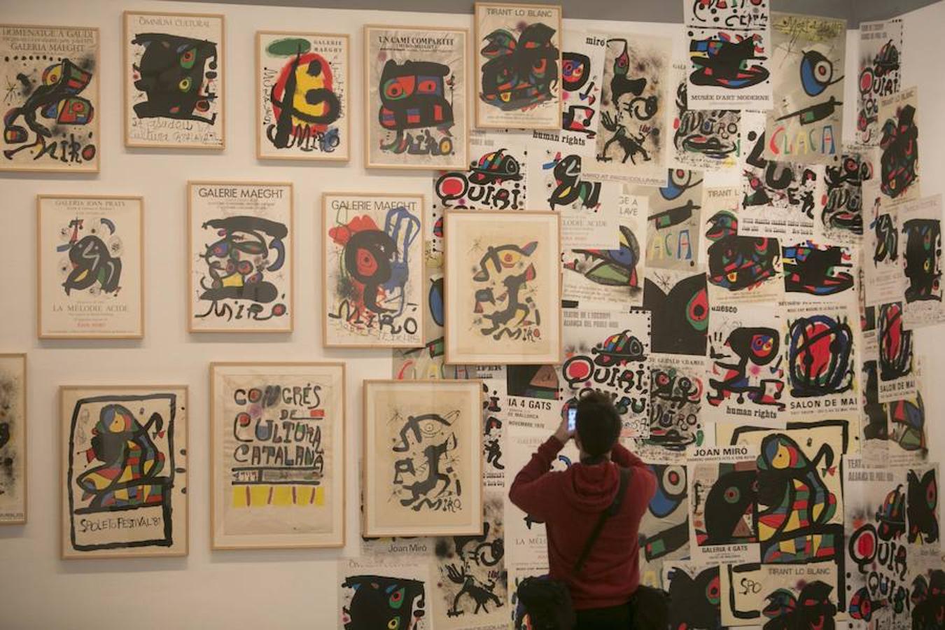 Mañana verá la luz la exposición 'Joan Miró, orden y desorden' en el IVAM. Una muestra que explora la trayectoria del artista catalán a través de 200 obras: pinturas, esculturas, dibujos, cerámicas, carteles y piezas vinculadas a las artes escénicas.