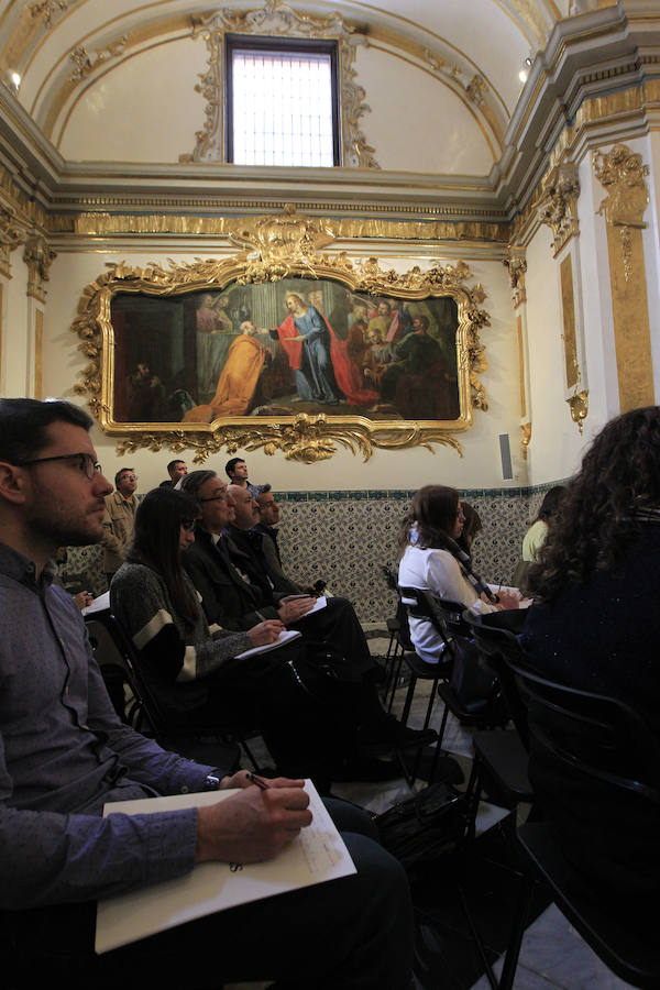 La iglesia de San Nicolás, considerada "la Capilla Sixtina valenciana" tras su recuperación pictórica y estructural de los últimos años, luce ya la restauración y el reagrupamiento cronológico también de su Capilla de la Comunión, una obra del siglo XVIII que arrastraba décadas de deterioro. Los trabajos de restauración de la capilla han concluido tras nueve meses y una inversión de un millón de euros financiados por la Fundación Hortensia Herrero, que lleva invertidos ya 5,5 millones en los últimos seis años en esta iglesia. La Capilla de la Comunión data de 1760 y aunque ha sido restaurada a principios del siglo XX, era "evidente su deterioro progresivo desde los años 30" y en ella pueden verse dos cúpulas sucesivas, "algo que no sucede en ninguna otra capilla valenciana". 