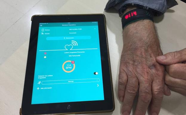 Un médico del centro de salud de Gata de Gorgos desarrolla la primera APP con pulsómetro para detectar arritmias