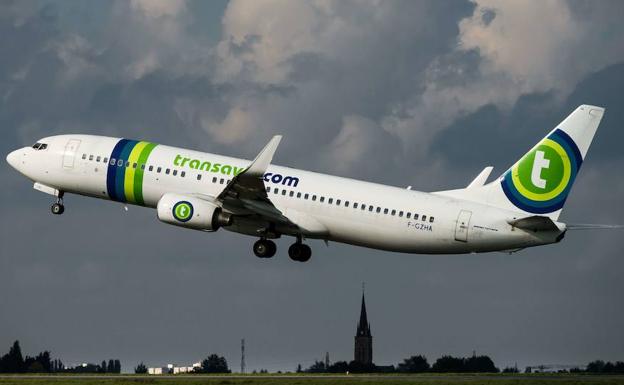 Un avión realiza un aterrizaje de emergencia tras una pelea por las flatulencias de un pasajero