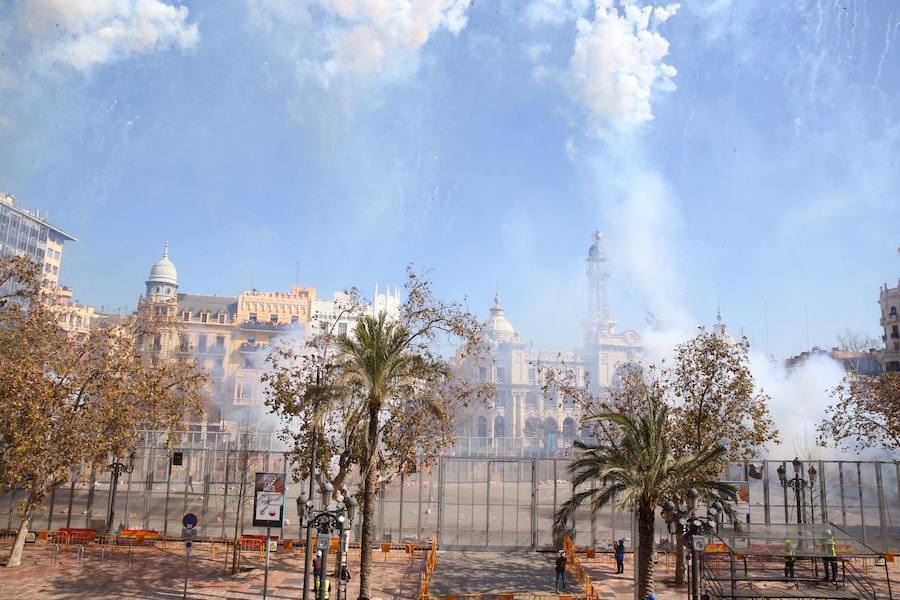 Fotos: Fotos de la mascletà del día de la Crida de las Fallas 2018