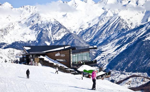 Panoramica de la estacion de Formigal. 