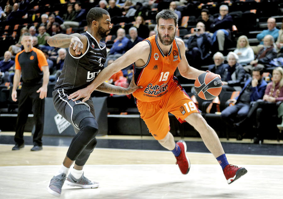 Estas son las imágenes que deja la victoria del conjunto taronja en partido de Euroliga en la Fonteta