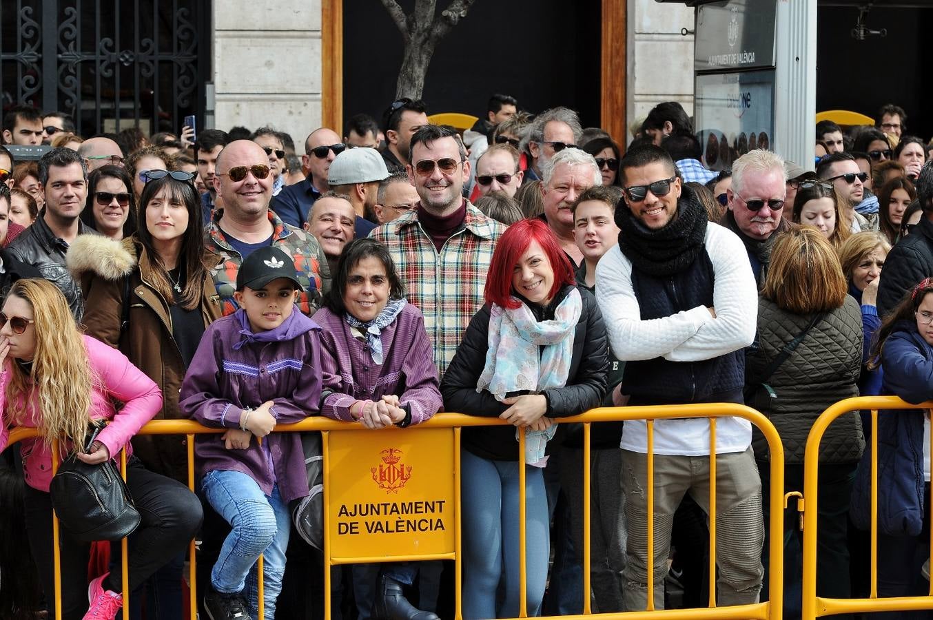 Fotos: Búscate en la mascletà de hoy, sábado 3 de marzo, disparada por Vulcano