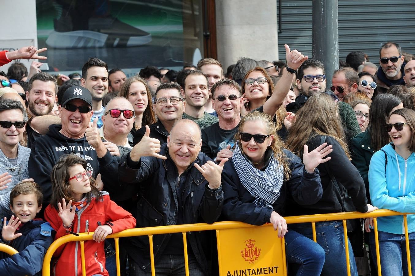 Fotos: Búscate en la mascletà de hoy, sábado 3 de marzo, disparada por Vulcano
