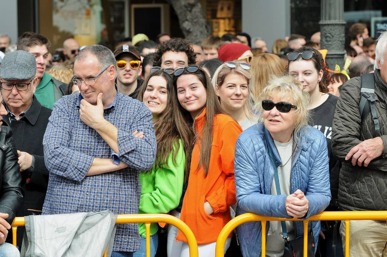 Fotos: Búscate en la mascletà de hoy, sábado 3 de marzo, disparada por Vulcano