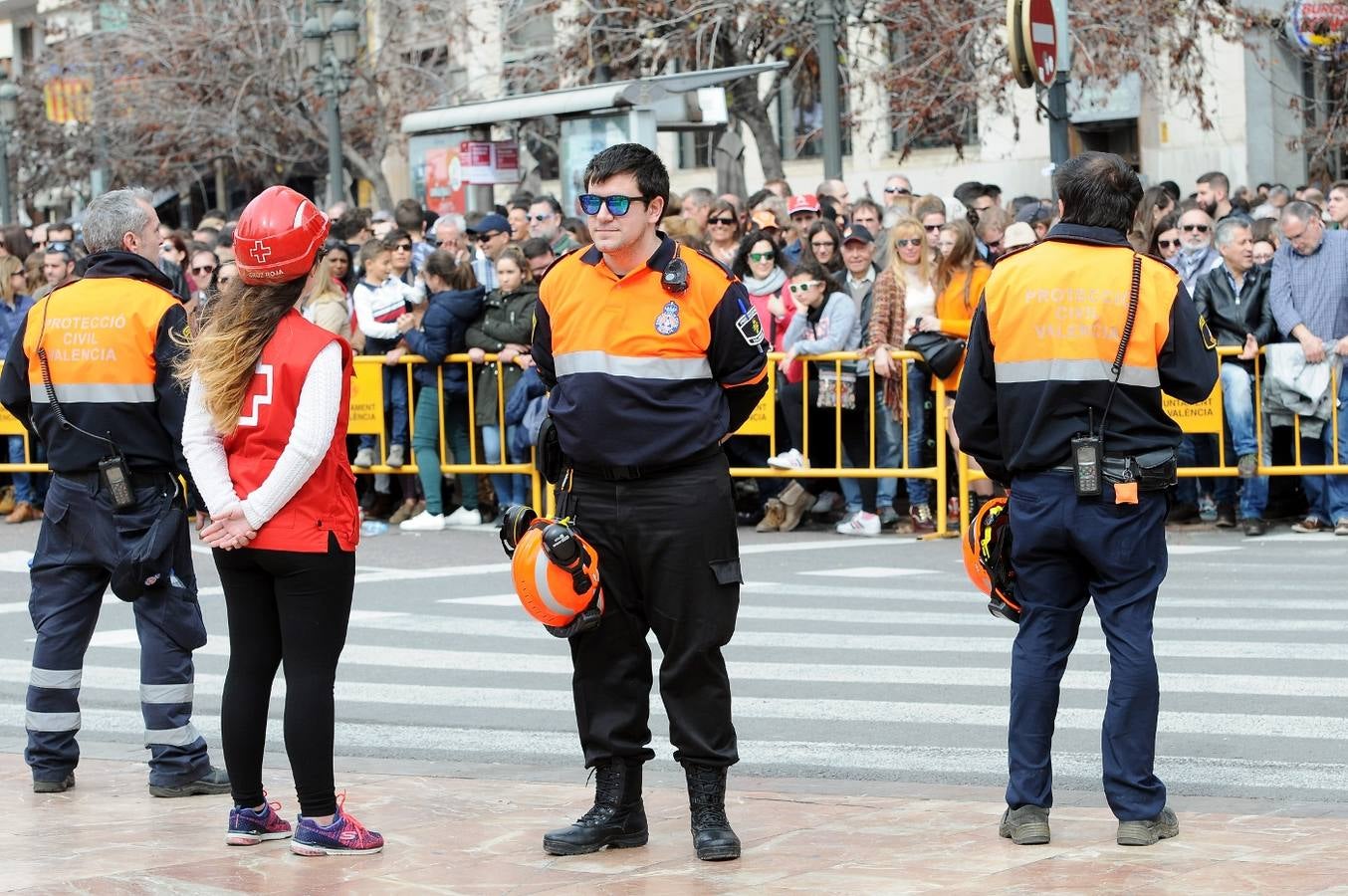 Fotos: Búscate en la mascletà de hoy, sábado 3 de marzo, disparada por Vulcano