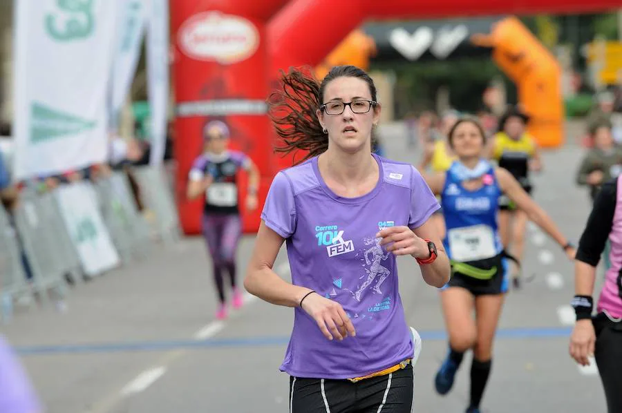 Fotos: Búscate en la cuarta edición de la carrera 10KFEM de Valencia