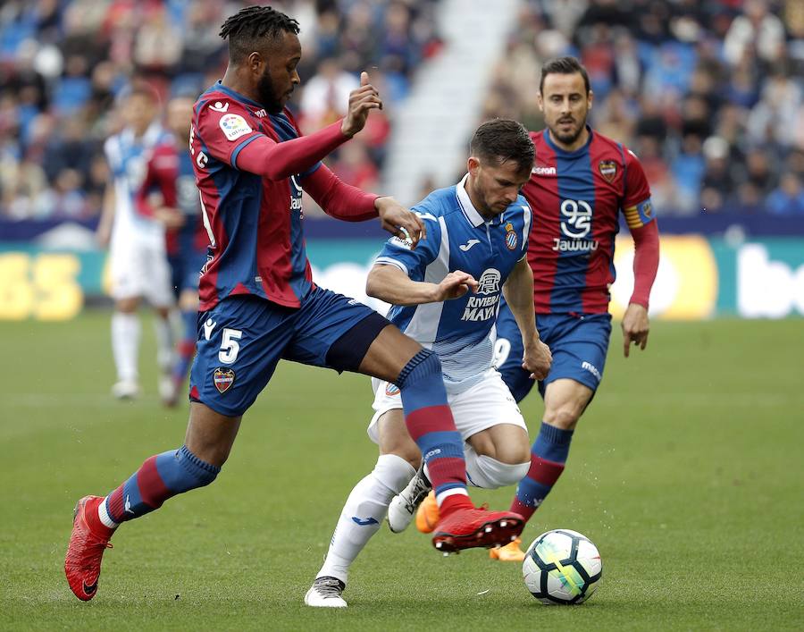 Estas son las imágenes que deja el partido de la jornada 27 en el Ciutat de València