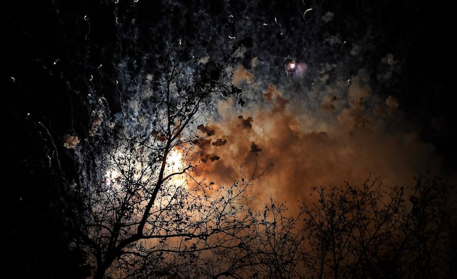 Fotos: Fotos de la mascletà de colores de pirotecnia Vulcano (3-03-2018)