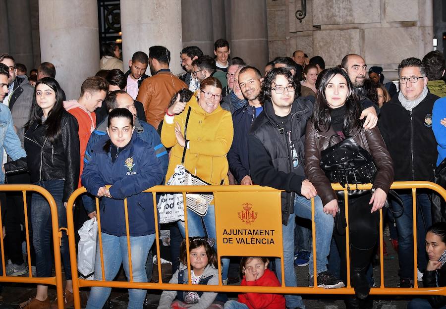 Fotos: Fotos de la mascletà de colores de pirotecnia Vulcano (3-03-2018)
