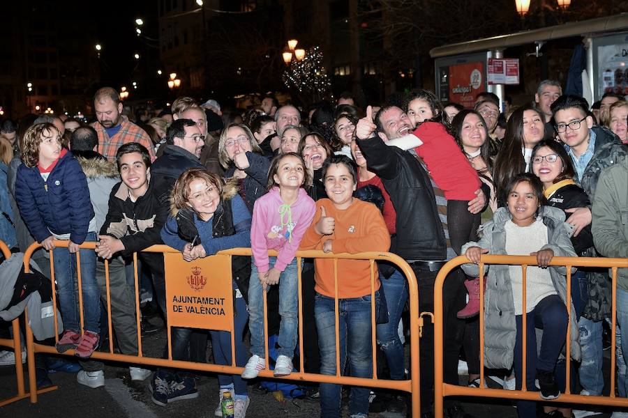 Fotos: Fotos de la mascletà de colores de pirotecnia Vulcano (3-03-2018)