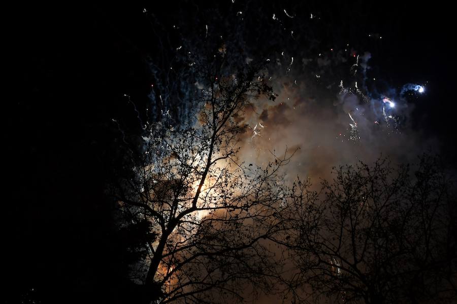 Fotos: Fotos de la mascletà de colores de pirotecnia Vulcano (3-03-2018)