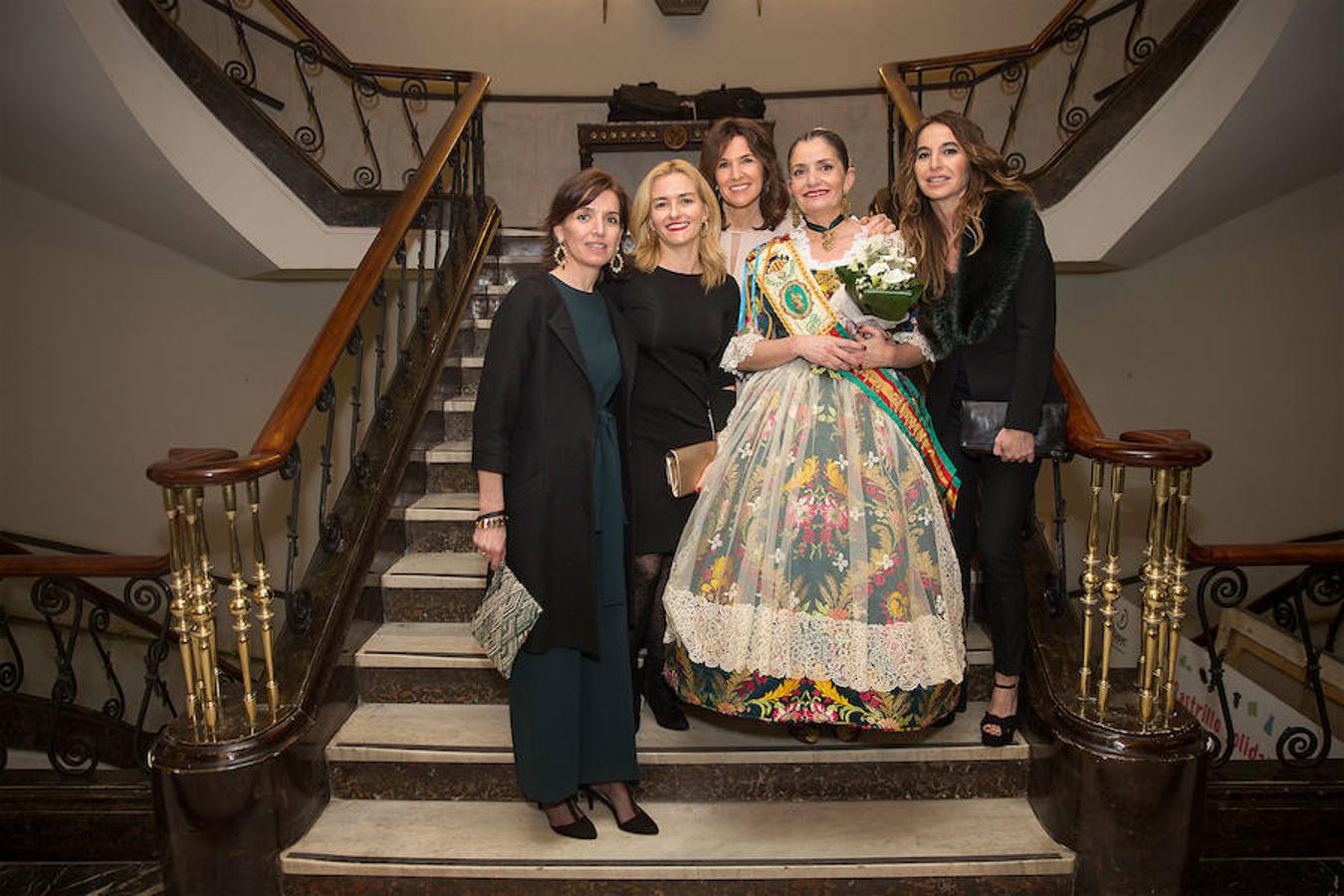 Convento Jerusalén-Matemático Marzal ha celebrado su 125 aniversario con una gala a través de la cual se ha hecho un repaso de la historia de la comisión. Al acto han acudido artistas falleros, falleras mayores e infantiles, así como miembros de la veterana comisión fallera.