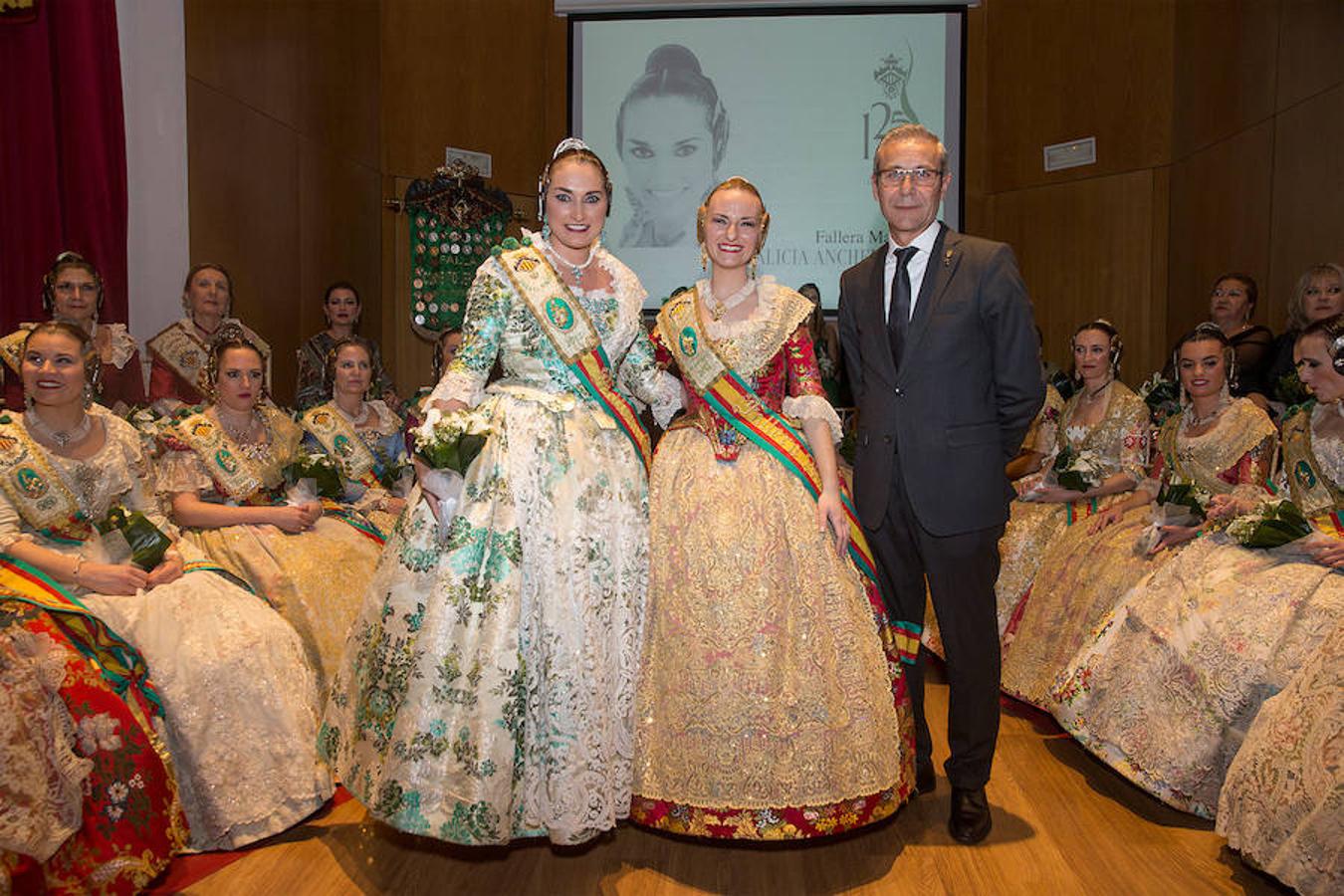 Convento Jerusalén-Matemático Marzal ha celebrado su 125 aniversario con una gala a través de la cual se ha hecho un repaso de la historia de la comisión. Al acto han acudido artistas falleros, falleras mayores e infantiles, así como miembros de la veterana comisión fallera.