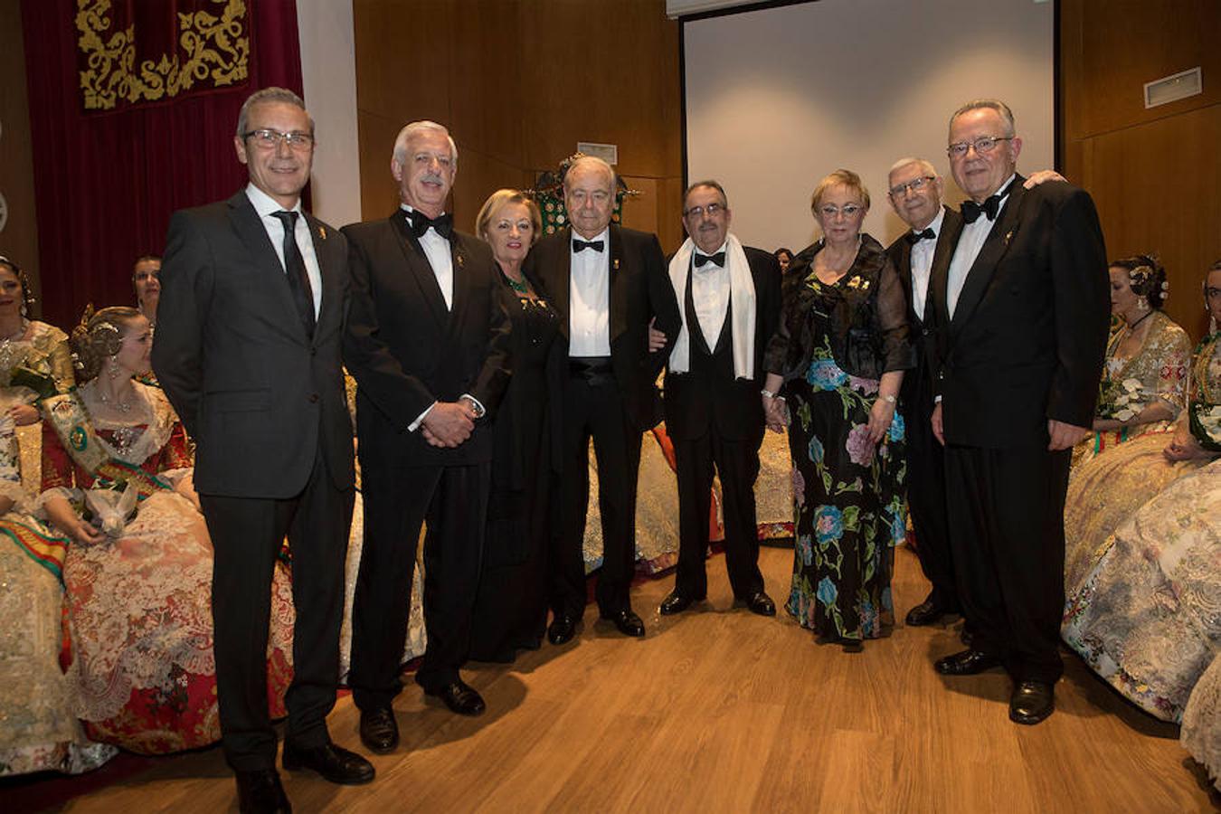 Convento Jerusalén-Matemático Marzal ha celebrado su 125 aniversario con una gala a través de la cual se ha hecho un repaso de la historia de la comisión. Al acto han acudido artistas falleros, falleras mayores e infantiles, así como miembros de la veterana comisión fallera.