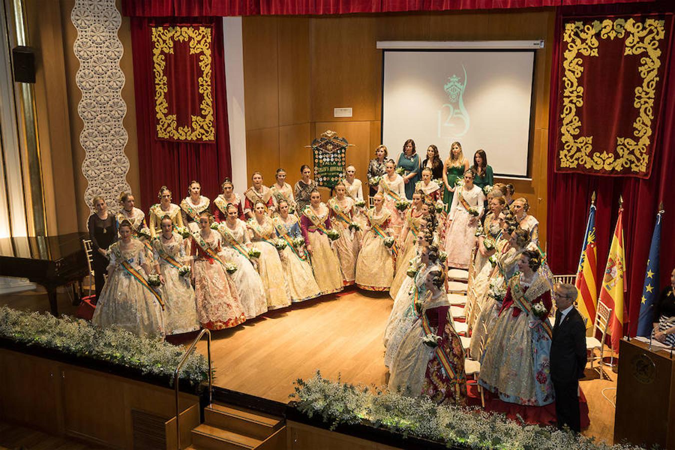 Convento Jerusalén-Matemático Marzal ha celebrado su 125 aniversario con una gala a través de la cual se ha hecho un repaso de la historia de la comisión. Al acto han acudido artistas falleros, falleras mayores e infantiles, así como miembros de la veterana comisión fallera.