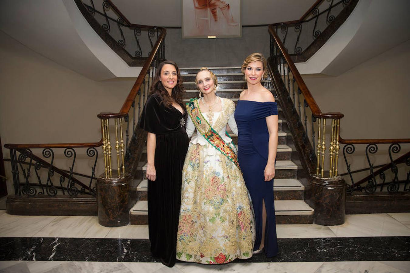 Convento Jerusalén-Matemático Marzal ha celebrado su 125 aniversario con una gala a través de la cual se ha hecho un repaso de la historia de la comisión. Al acto han acudido artistas falleros, falleras mayores e infantiles, así como miembros de la veterana comisión fallera.