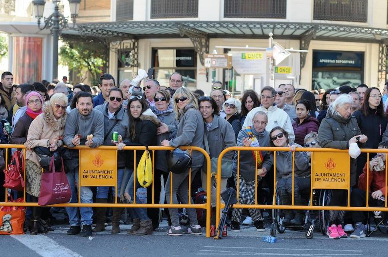 Fotos: Búscate en las mascletà del 7 de marzo