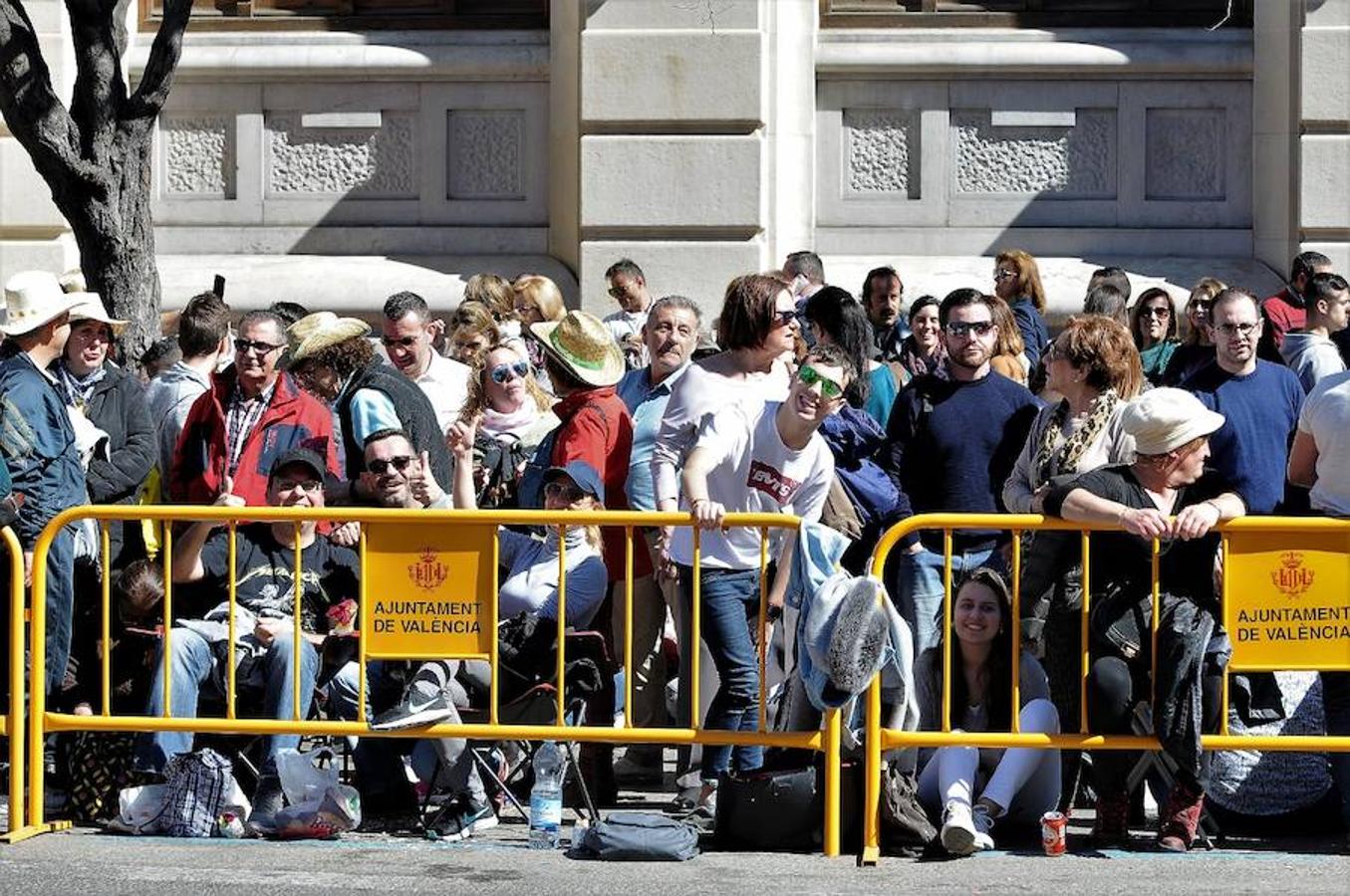 Fotos: Búscate en las mascletà del 7 de marzo