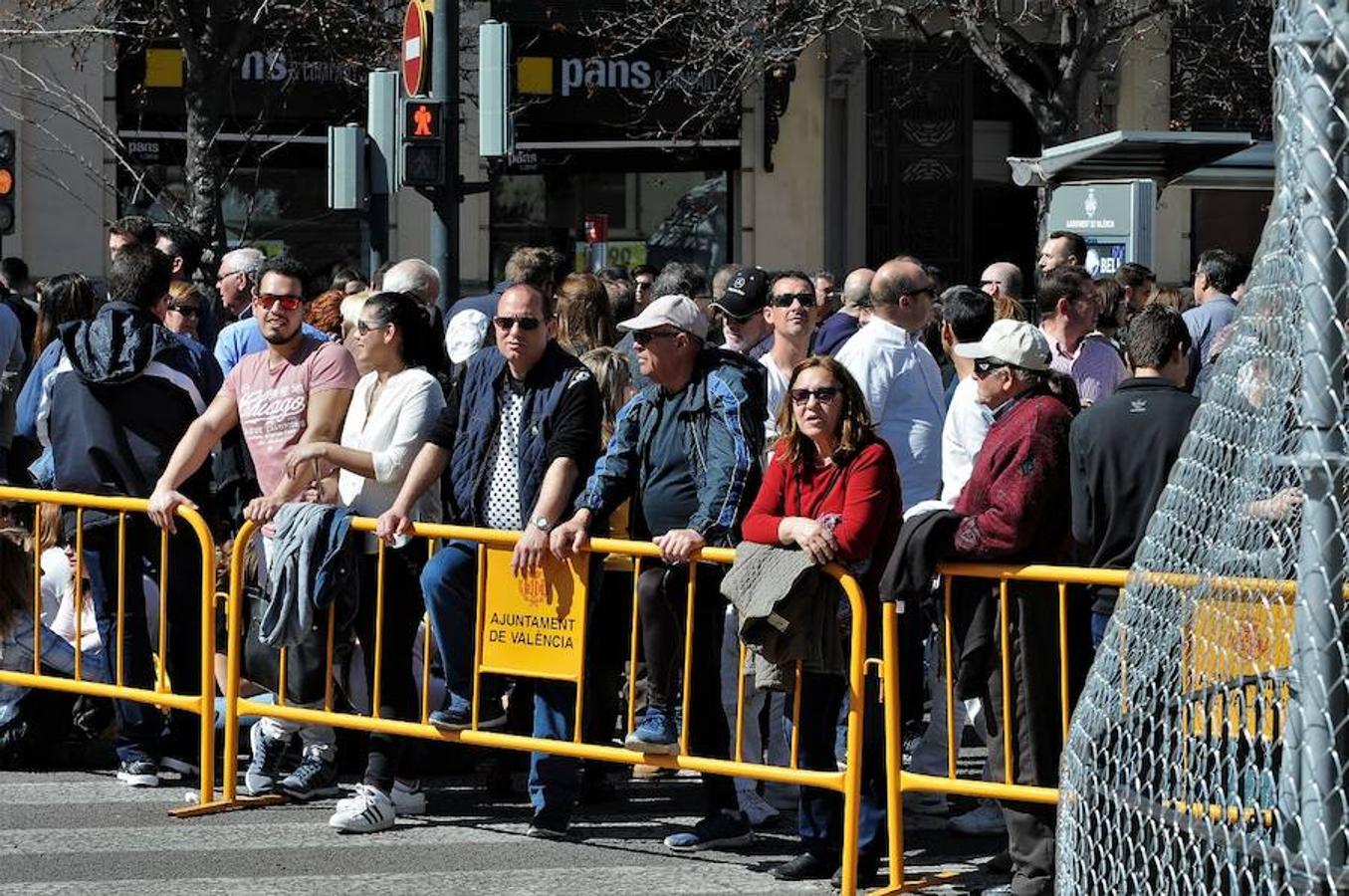 Fotos: Búscate en las mascletà del 7 de marzo