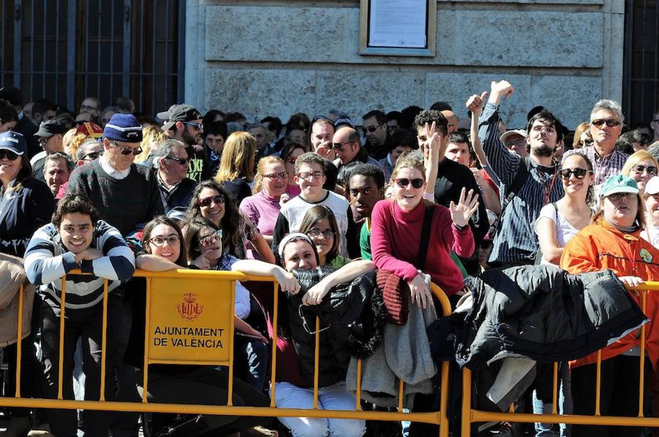 Fotos: Búscate en las mascletà del 7 de marzo