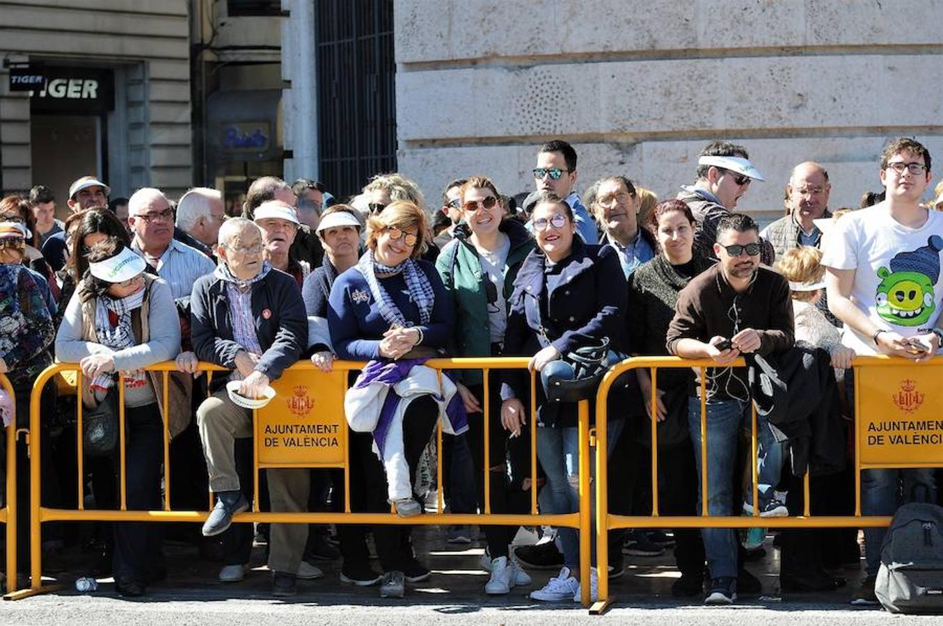 Fotos: Búscate en las mascletà del 7 de marzo