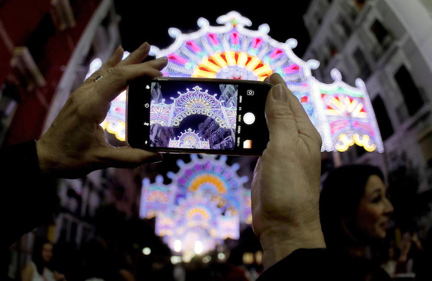 Encendido de luces en la falla Sueca - Literato Azorin.