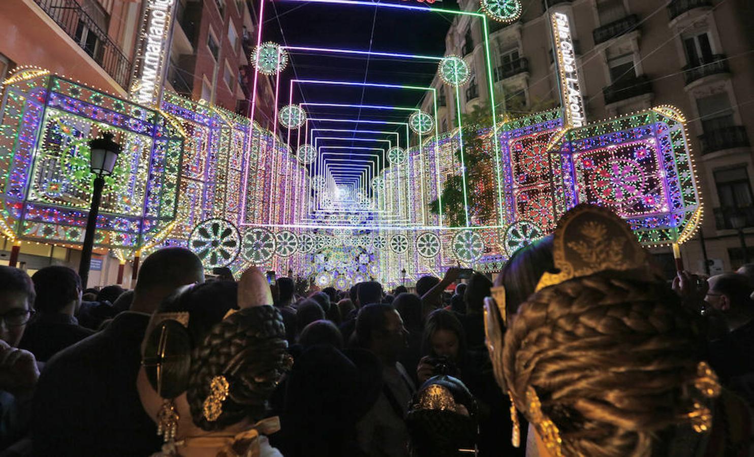 Encendido de luces en la falla Cuba - Literato Azorin.