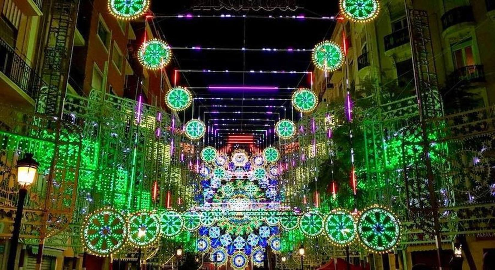 Encendido de luces en la falla Cuba - Literato Azorin.