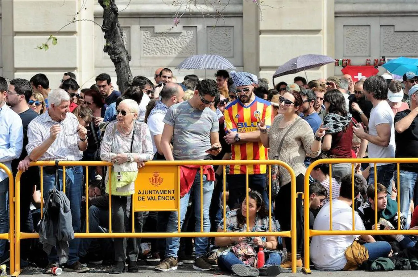 Fotos: Búscate en las mascletà de este sábado 10 de marzo