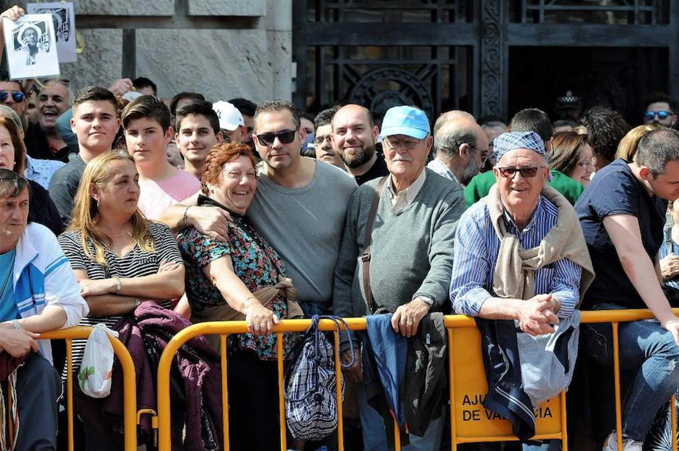 Fotos: Búscate en las mascletà de este sábado 10 de marzo