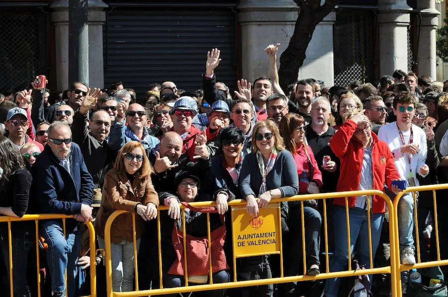 Fotos: Búscate en la mascletà del 11 de marzo