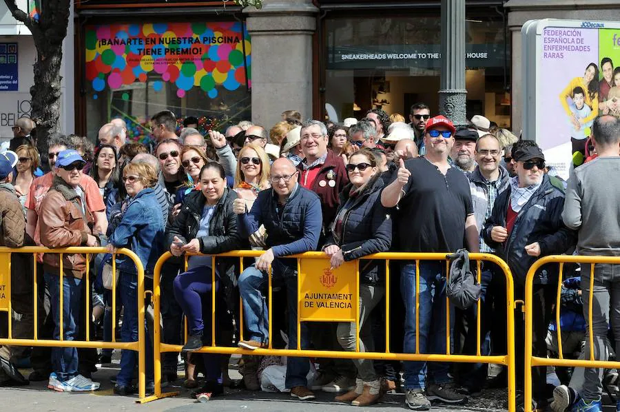 Fotos: Búscate en las mascletà del 13 de marzo a cargo de Pirotecnia Crespo de Alzira