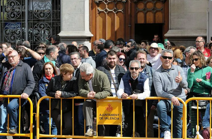 Fotos: Búscate en las mascletà del 13 de marzo a cargo de Pirotecnia Crespo de Alzira