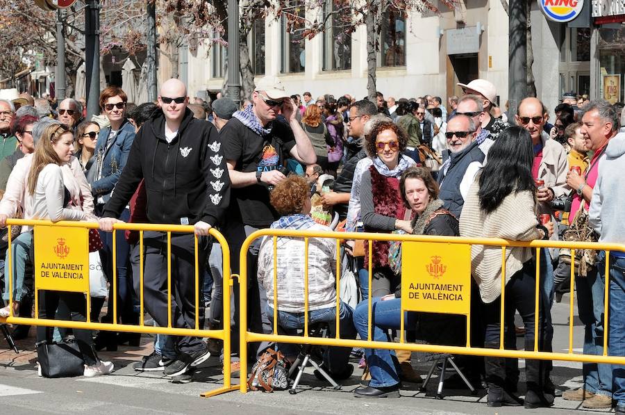 Fotos: Búscate en las mascletà del 13 de marzo a cargo de Pirotecnia Crespo de Alzira