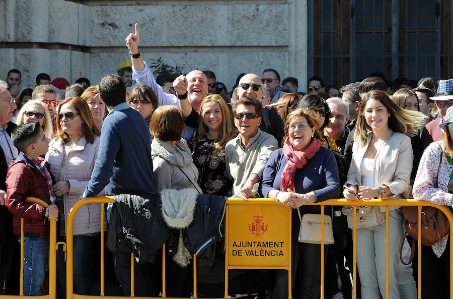 Fotos: Búscate en las mascletà del 13 de marzo a cargo de Pirotecnia Crespo de Alzira