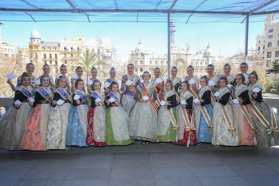 La empresa valenciana ofrece un disparo con diferentes juegos de ritmos en una mascletà marcada por los peces en homenaje al niño Gabriel que han lucido las falleras mayores de Valencia y sus cortes de honor.