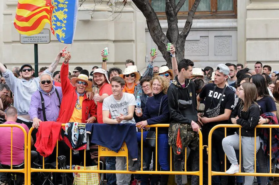 Fotos: Búscate en la mascletà de hoy 14 de marzo, de pirotecnia Zarzoso