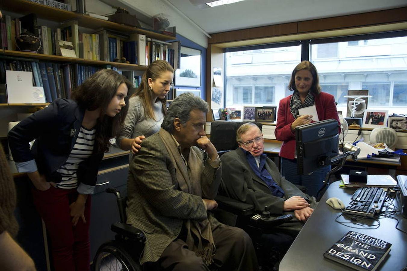 El físico británico y una de las mentes más brillantes de la ciencia moderna, ha fallecido a los 76 años en su domicilio en la ciudad de Cambridge. 