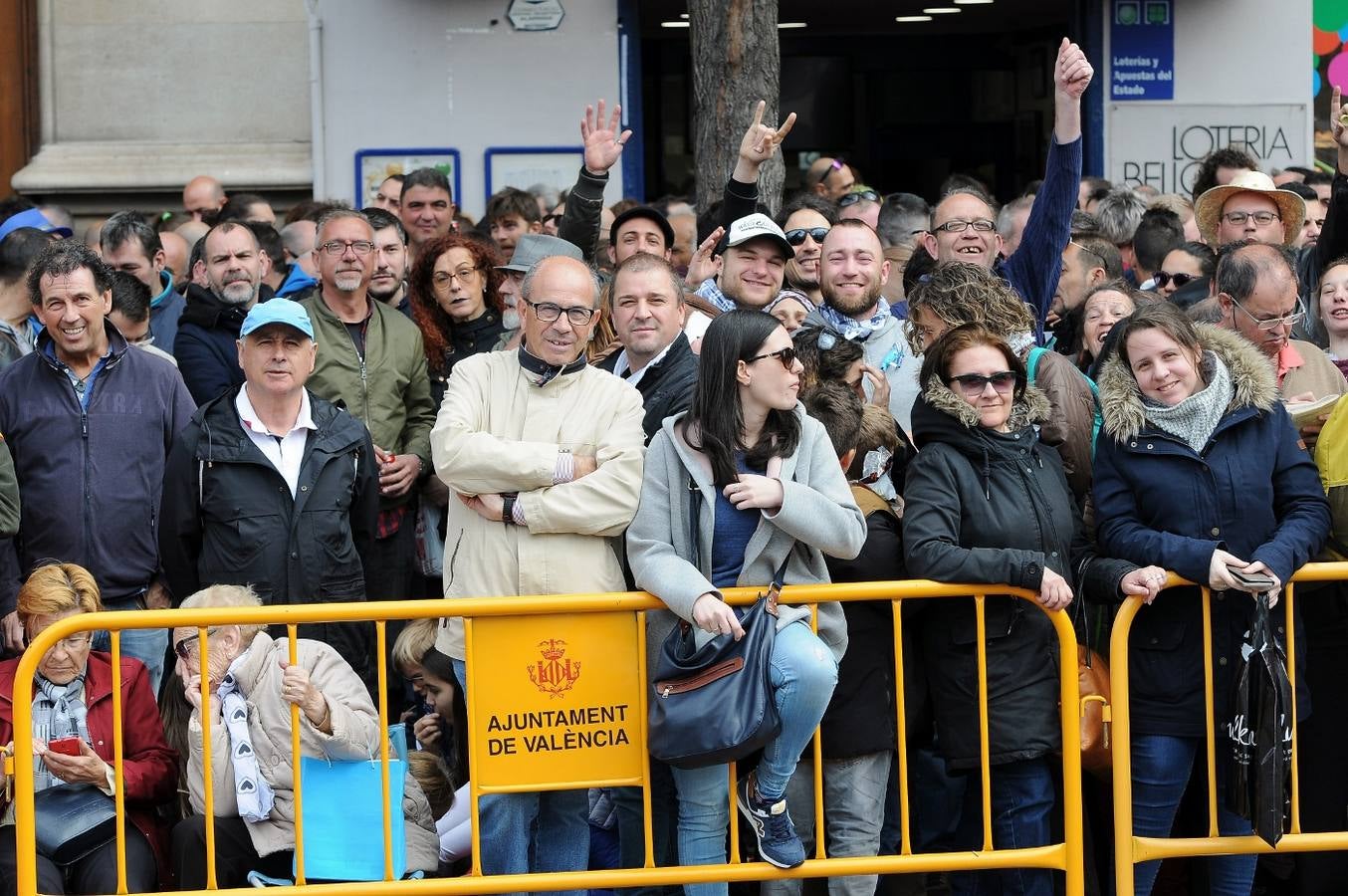 Fotos: Búscate en la mascletà del 15 de marzo de Ricardo Caballer (Ricasa)