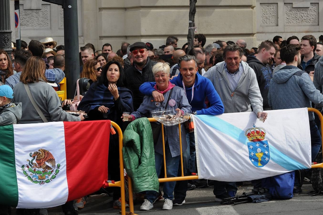 Fotos: Búscate en la mascletà del 15 de marzo de Ricardo Caballer (Ricasa)