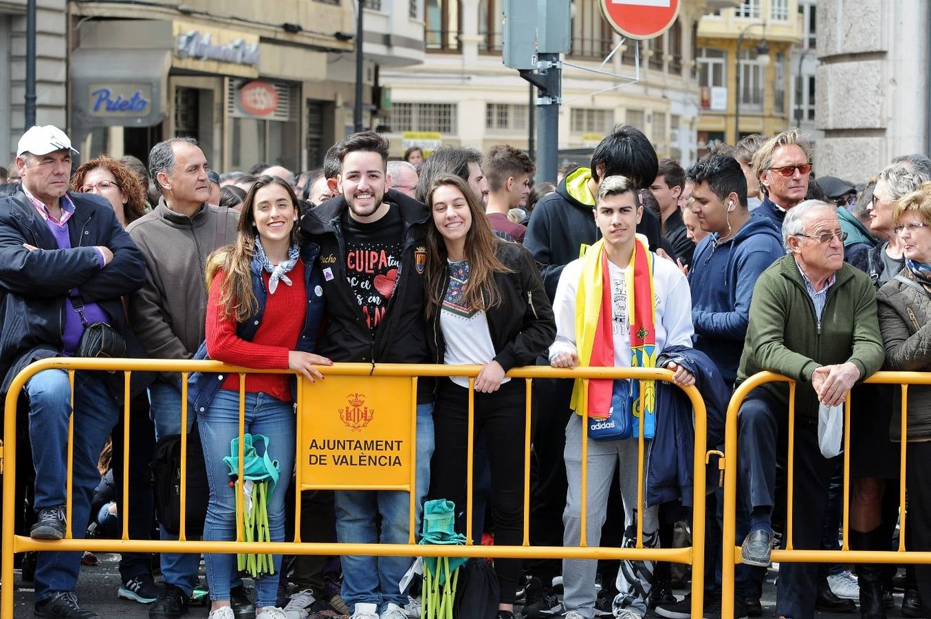 Fotos: Búscate en la mascletà del 15 de marzo de Ricardo Caballer (Ricasa)