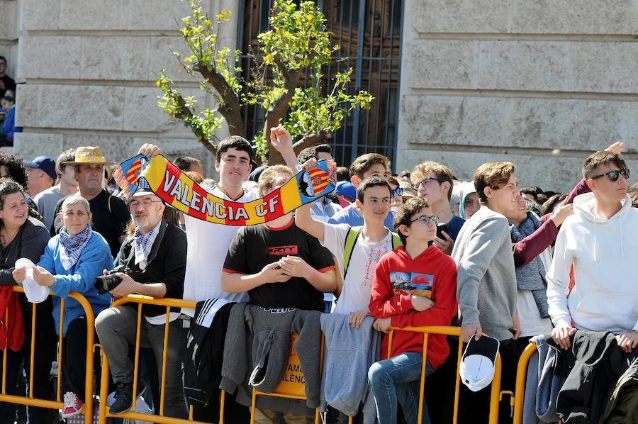 Pirotecnia Aitana de Bélgida ofrece un perfecto disparo en la plaza del Ayuntamiento marcado por un final apoteósico