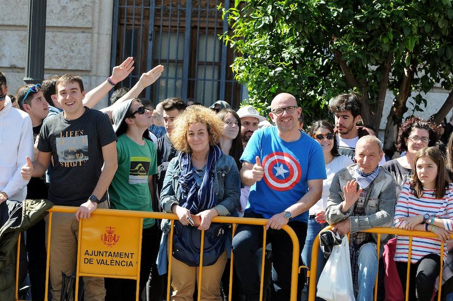 Pirotecnia Aitana de Bélgida ofrece un perfecto disparo en la plaza del Ayuntamiento marcado por un final apoteósico