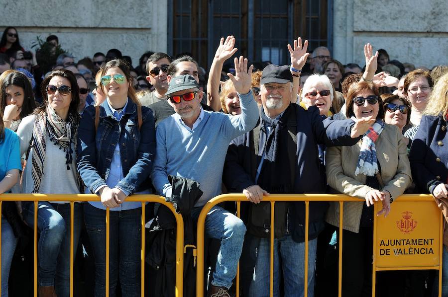 Pirotecnia Aitana de Bélgida ofrece un perfecto disparo en la plaza del Ayuntamiento marcado por un final apoteósico