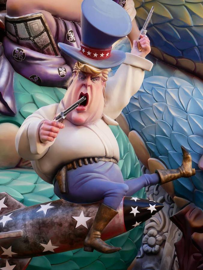 Donald Trump en la Falla Plaza del Pilar. 